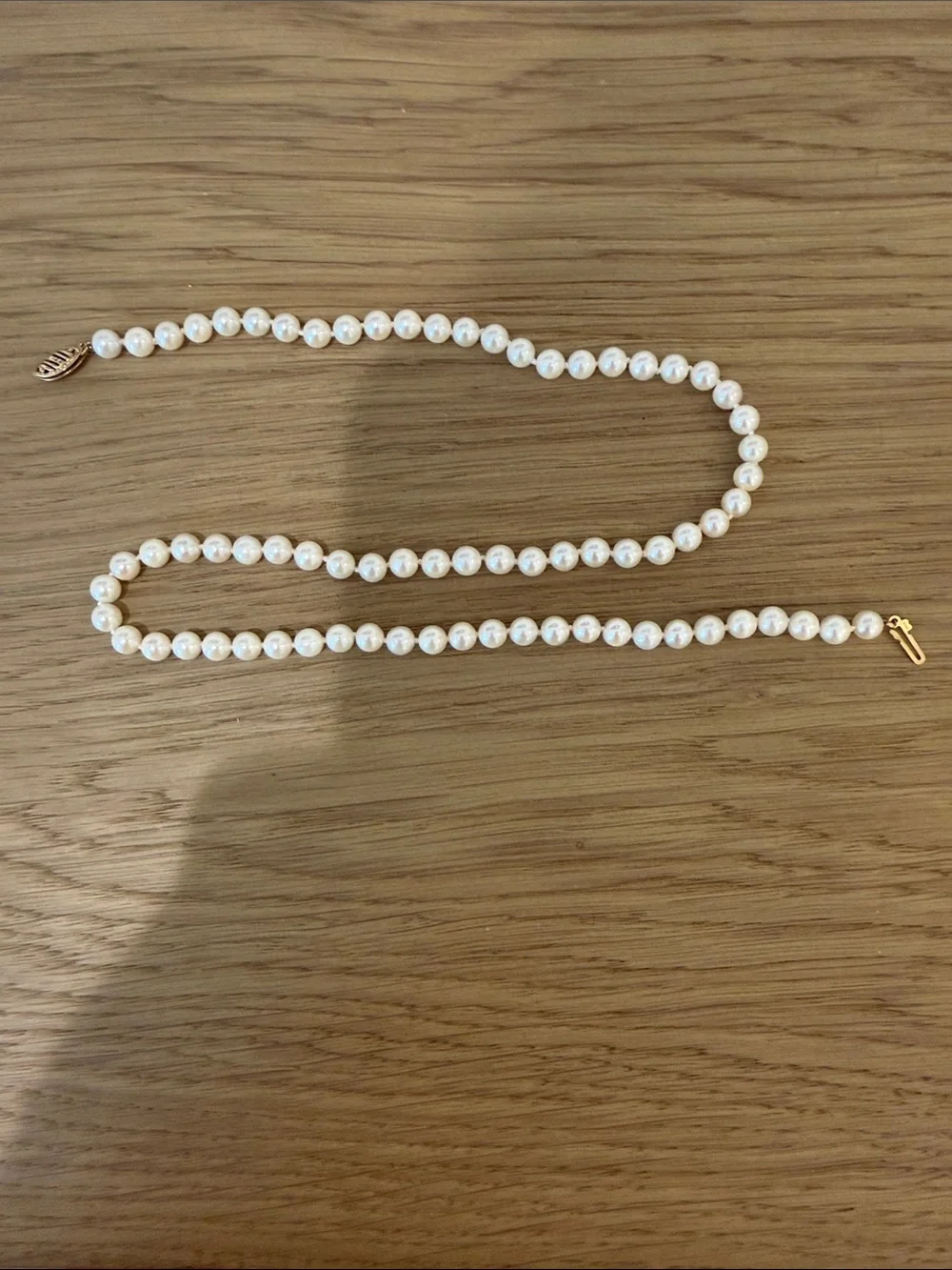 Saks Fifth Avenue White Pearl Necklace with Gold Clasp